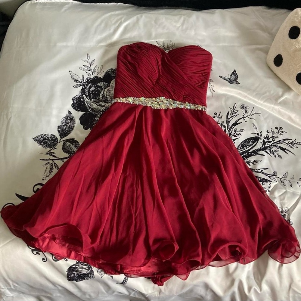 Dancing Queen Burgundy Strapless Mini Dress – Size XS